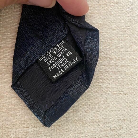 Emanuel Ungaro Blue Striped 100% Silk Men’s Tie - Picture 5 of 6